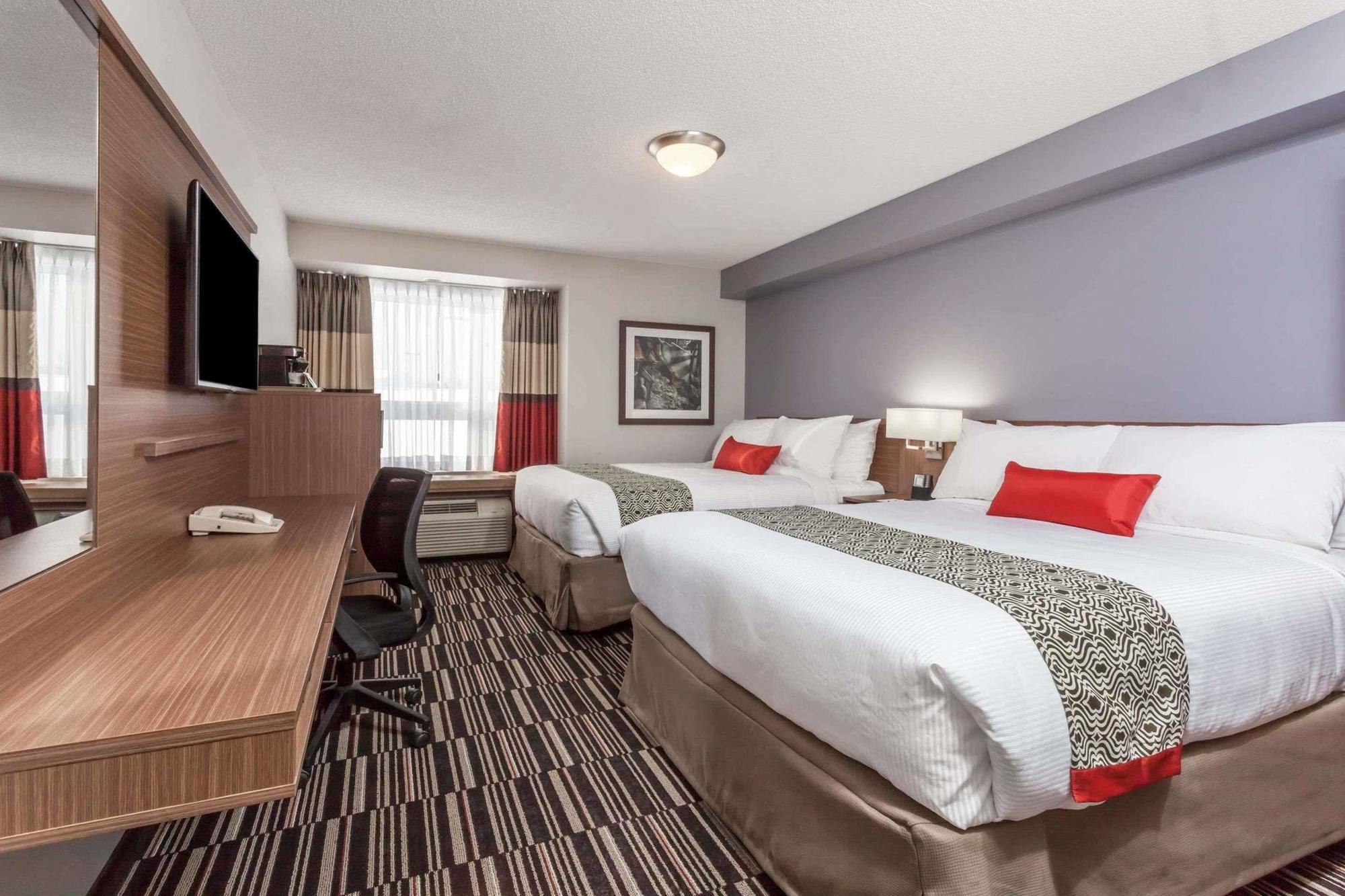 Microtel Inn & Suites By Wyndham Kirkland Lake Exterior foto